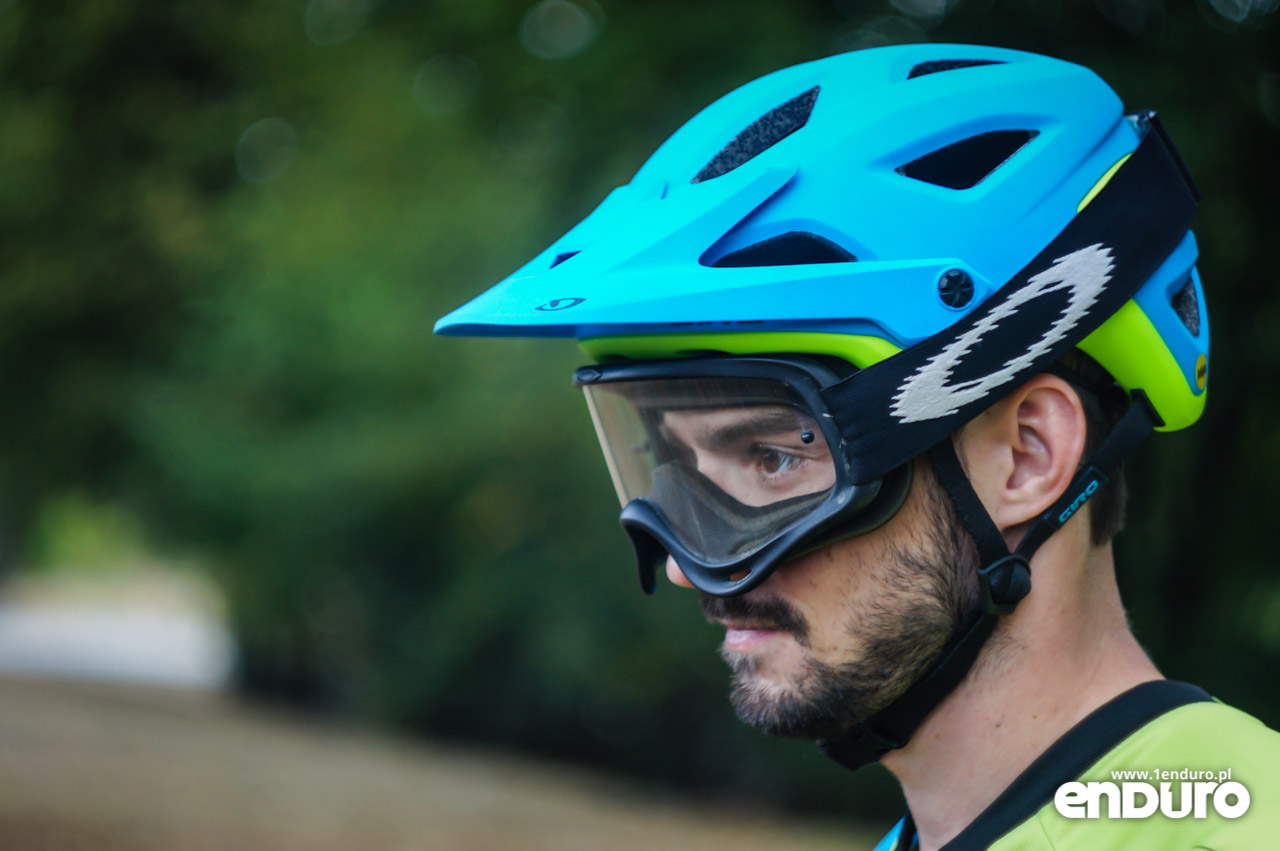 giro montaro vs bell sixer