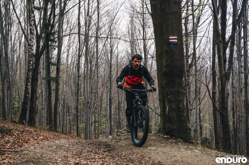 Enduro Trails Bielsko Biała - podjazd czerwonym szlakiem