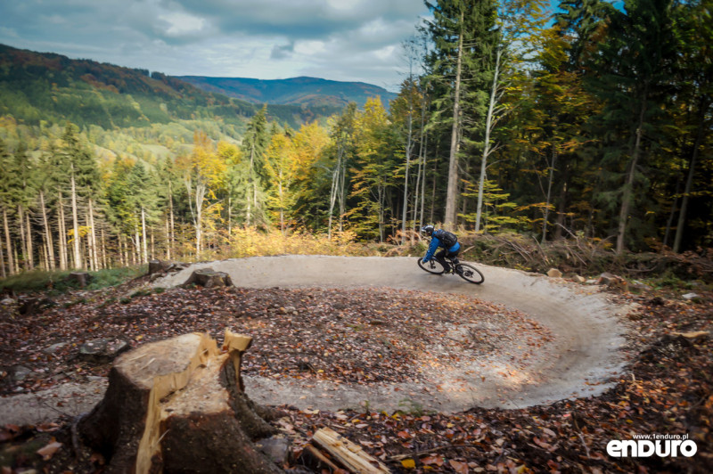 Lipowskie Ścieżki enduro Toc niebieski widok