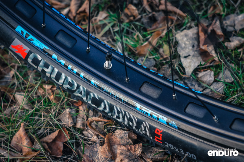 Trek Stache 7 - Bontrager Sun Ringle MuleFut 50 SL