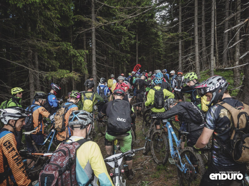 Enduro MTB Series Przesieka 2016 - kolejka OS3