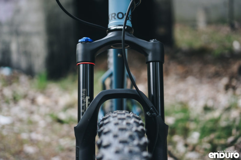 Kross Smooth Trail 2017 - Rock Shox Revelation golenie 32 mm