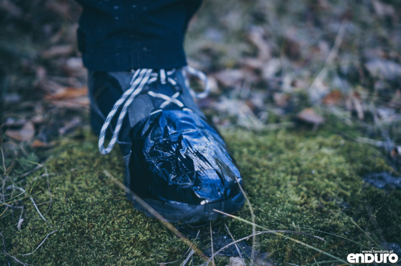 Ubrania rowerowe jesień zima - wodoodporne buty duct tape