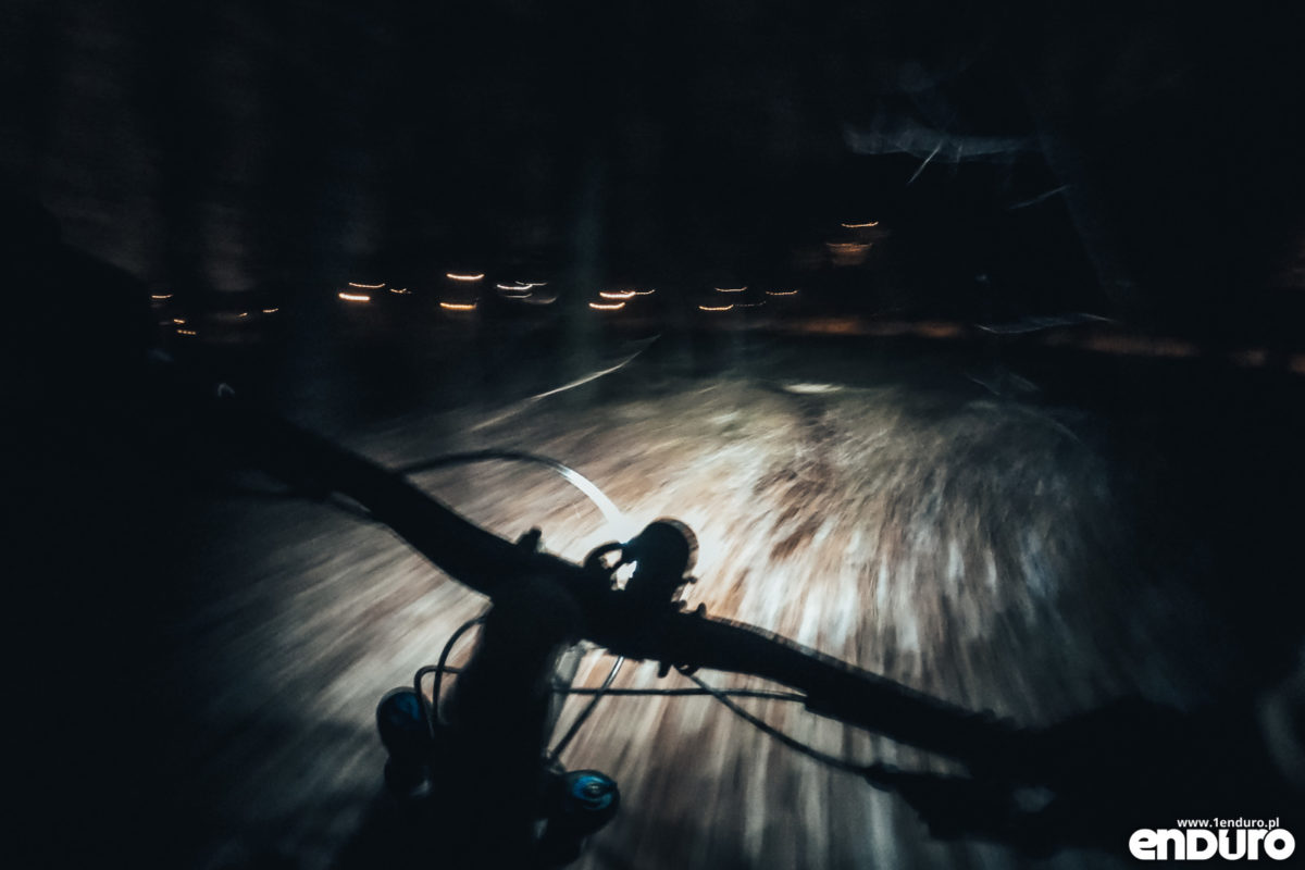 Night Ride - jazda nocą na rowerze