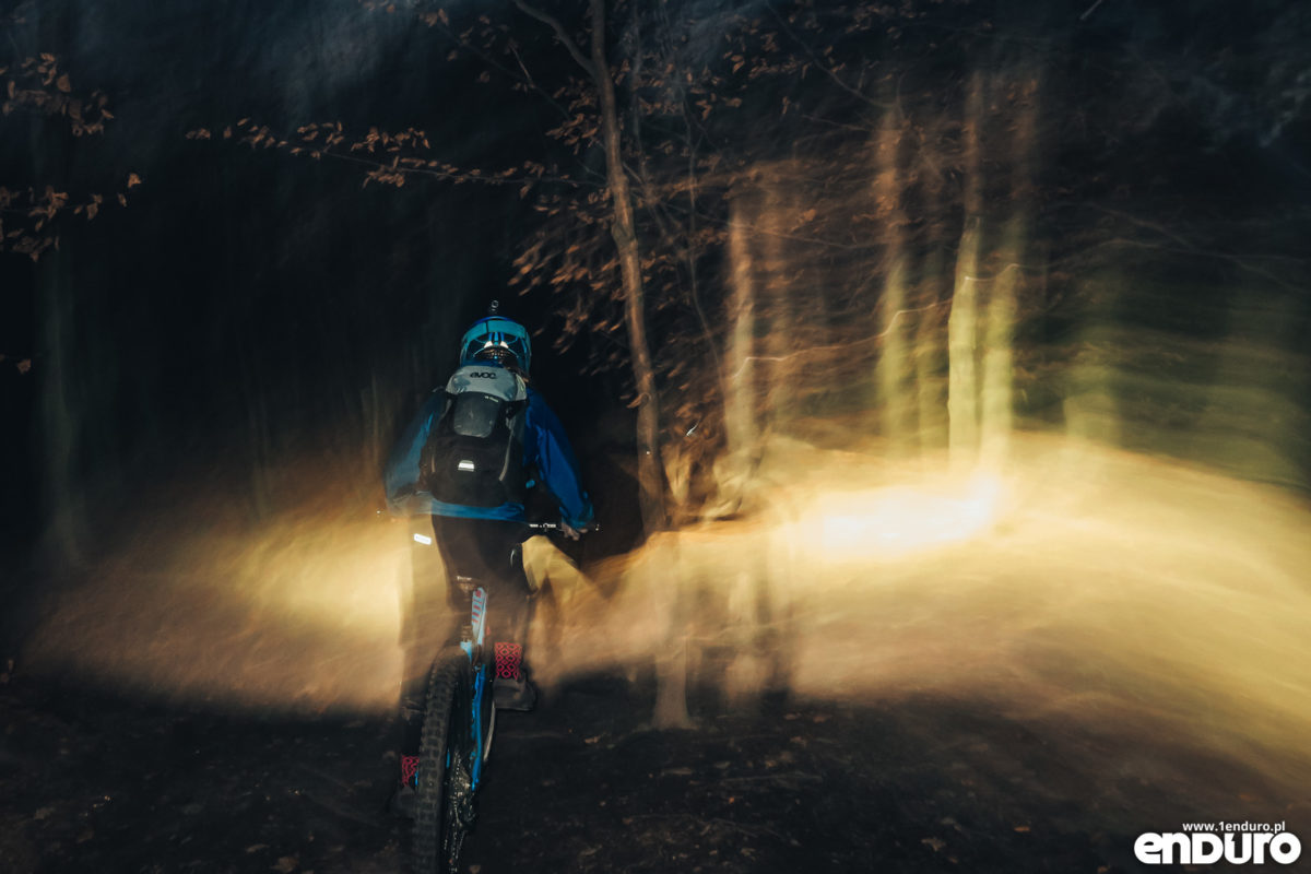 Night Ride - jazda nocą na rowerze