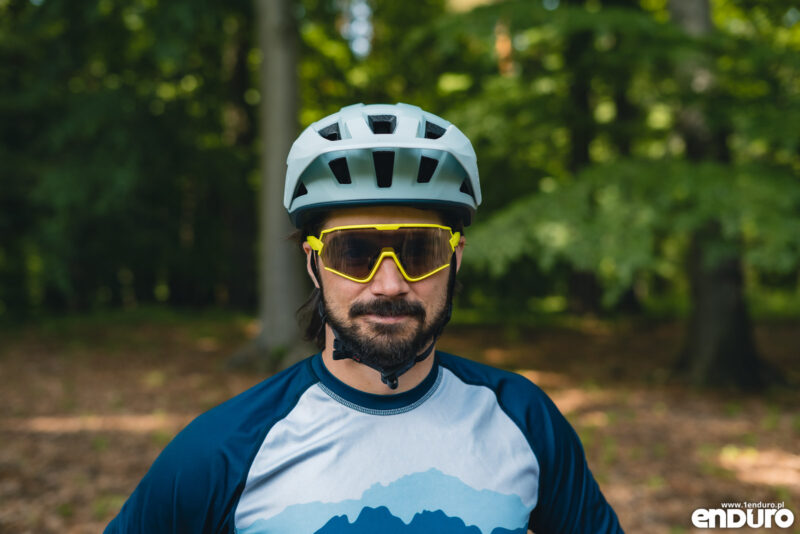 Kask Lazer Coyote KinetiCore - test