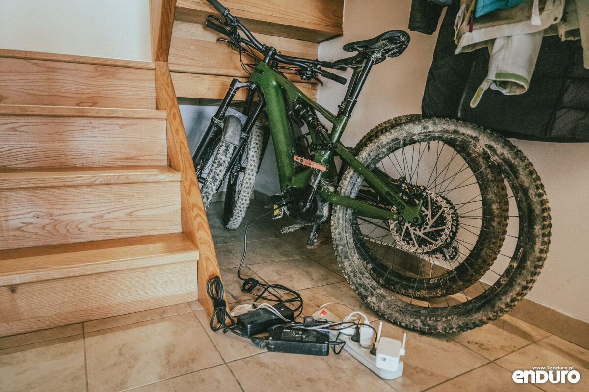 Bateria e-bike - wyciągana czy zintegrowana? Wady i zalety