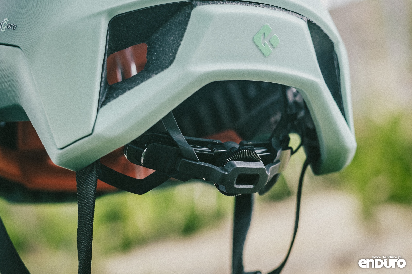 Kask Lazer Impala KinetiCore 2026 - test