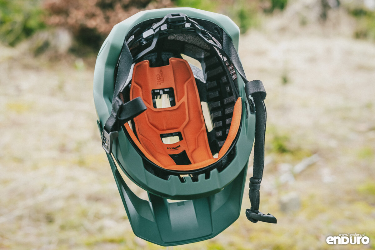 Kask Lazer Impala KinetiCore 2026 - test