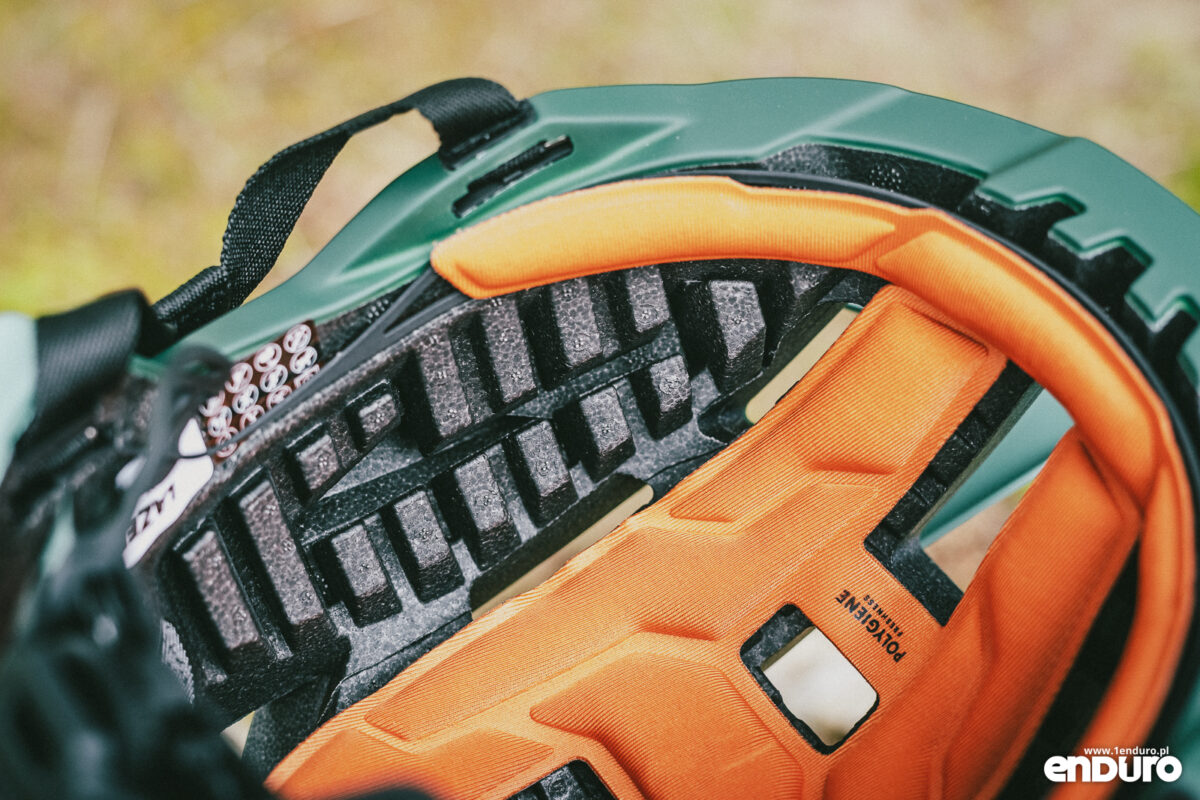 Kask Lazer Impala KinetiCore 2026 - test